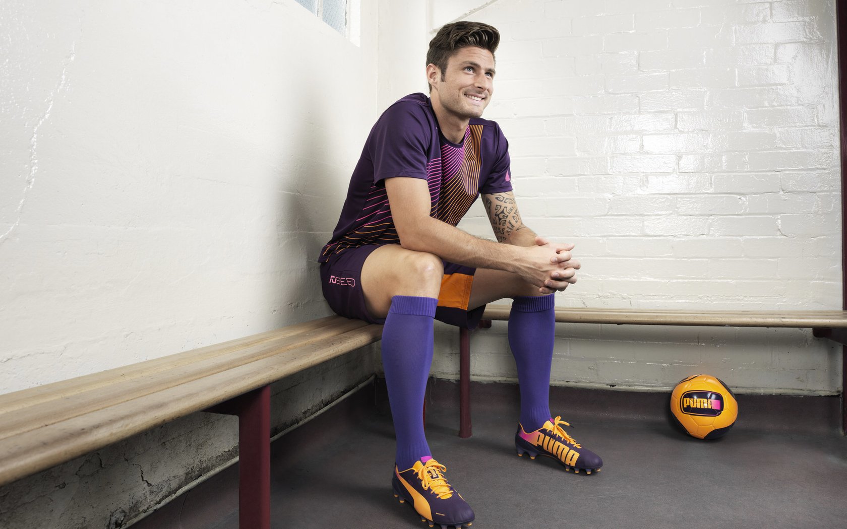 德布劳内引领战术变革，新星涌现点燃球队未来！德布劳内策动战术革新风暴，新星力量重塑球队未来蓝图